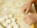 关于和面粉包饺子的方法的信息