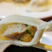 虾仁香肠饺子_虾仁荤香饺子
