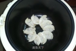 电饭锅怎么煮速冻饺子窍门图解 电饭锅怎么煮速冻饺子窍门