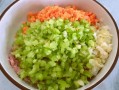 芹菜和什么做素馅好吃芹菜红萝卜-芹菜香如红萝卜馅饺子