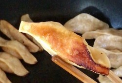 锅贴饺子的制作过程-锅贴饺子视频