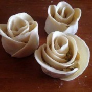 圆皮饺子的玫瑰花（饺皮玫瑰花的做法视频）