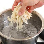 饺子皮煮面块怎么做 饺子皮煮面块
