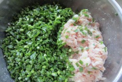  羊肉香菇和韭菜饺子的做法「羊肉韭菜香菇能一起做馅吗」