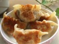 饺子生煎怎么做好吃_饺子生煎包的做法视频