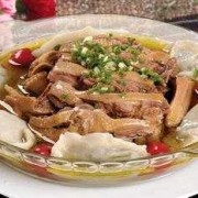 鸭肉可以和酸菜一起炖吗 鸭肉能和酸菜包饺子吗