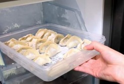 自己包的饺子冻冰箱怎样不破（自己包的饺子如何冷冻不破皮）