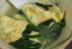 菠菜汤煮饺子