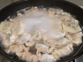  煮速冻水饺小妙招「教你煮速冻水饺的技巧」