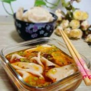  鲜蘑水饺「鲜蘑包饺子都放啥好吃」