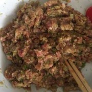 西葫芦肉包饺子怎么调馅 夏天西葫芦肉馅饺子的做法