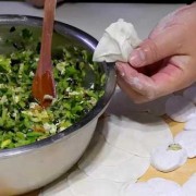 白萝卜鸡蛋水饺视频_鸡蛋白萝卜饺子馅的做法