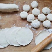 饺子皮怎么做 饺子皮是用麦粉做的吗