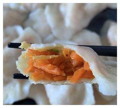 胡萝卜鸡蛋馅儿的饺子-胡萝卜鸡蛋肉水饺  第3张