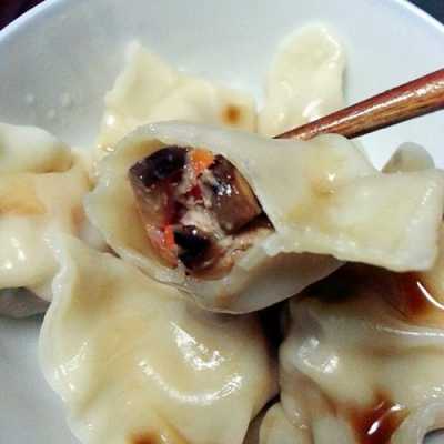  水饺香菇肉馅怎么调「香菇肉水饺的家常做法」 第3张