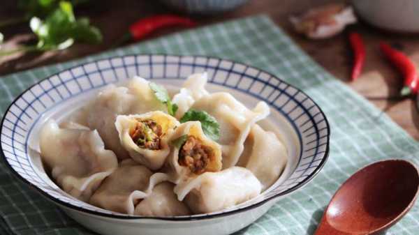 芹菜和香菇包饺子 芹菜香菇水饺可以加鸡蛋  第1张