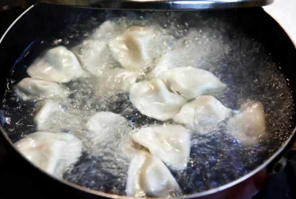 怎么煮冻水饺不破皮_怎样煮冻水饺  第3张