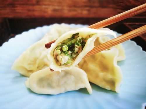  白菜茼蒿水饺的做法「白菜茼蒿可以一起吃吗」 第3张