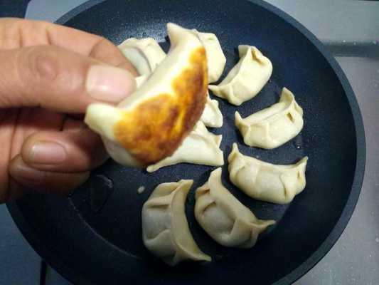  速冻饺子煎饺子怎么做「速冻饺子煎饺子的做法」 第2张