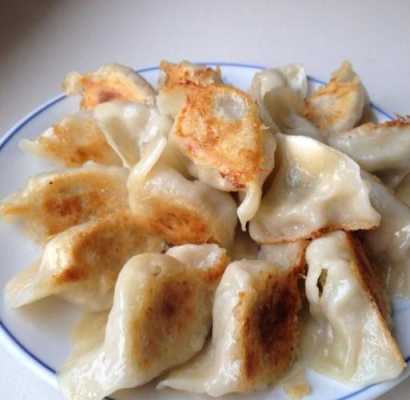 电饭锅煎冻饺子,电饭锅做速冻饺子锅贴  第2张