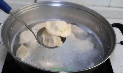 冻成坨的饺子怎么煮不破皮 冻成坨的饺子怎么煮  第3张